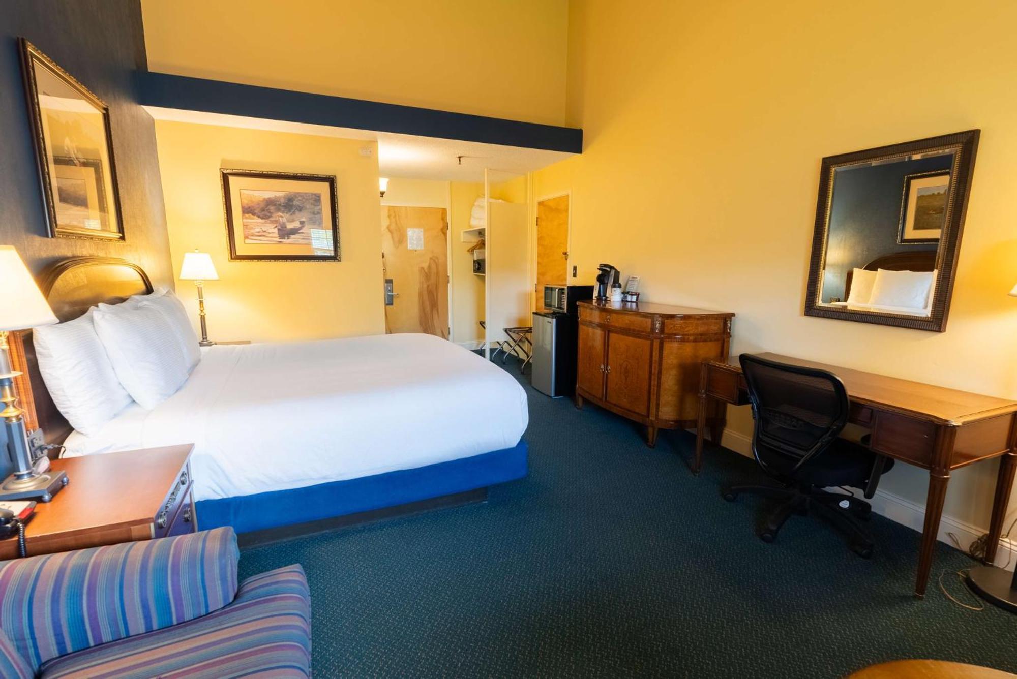 Fireside Inn & Suites Waterville Exterior photo