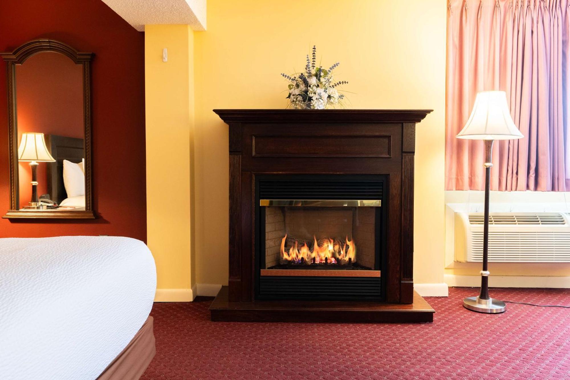 Fireside Inn & Suites Waterville Exterior photo