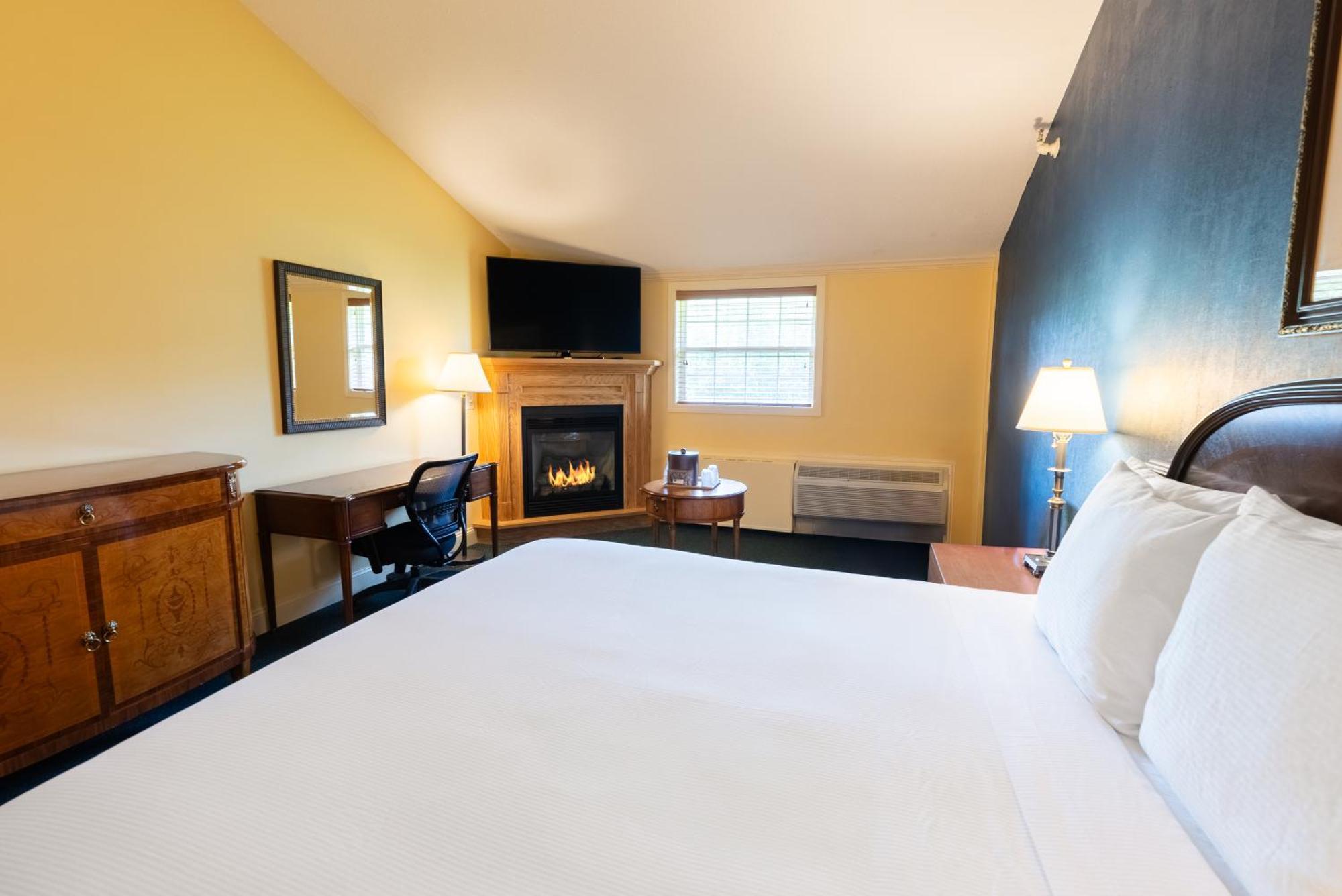 Fireside Inn & Suites Waterville Exterior photo