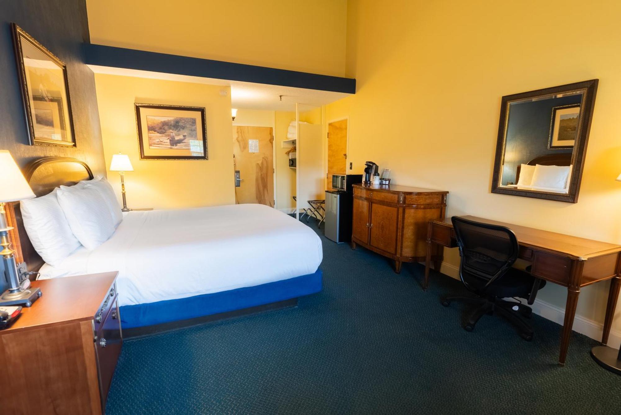 Fireside Inn & Suites Waterville Exterior photo