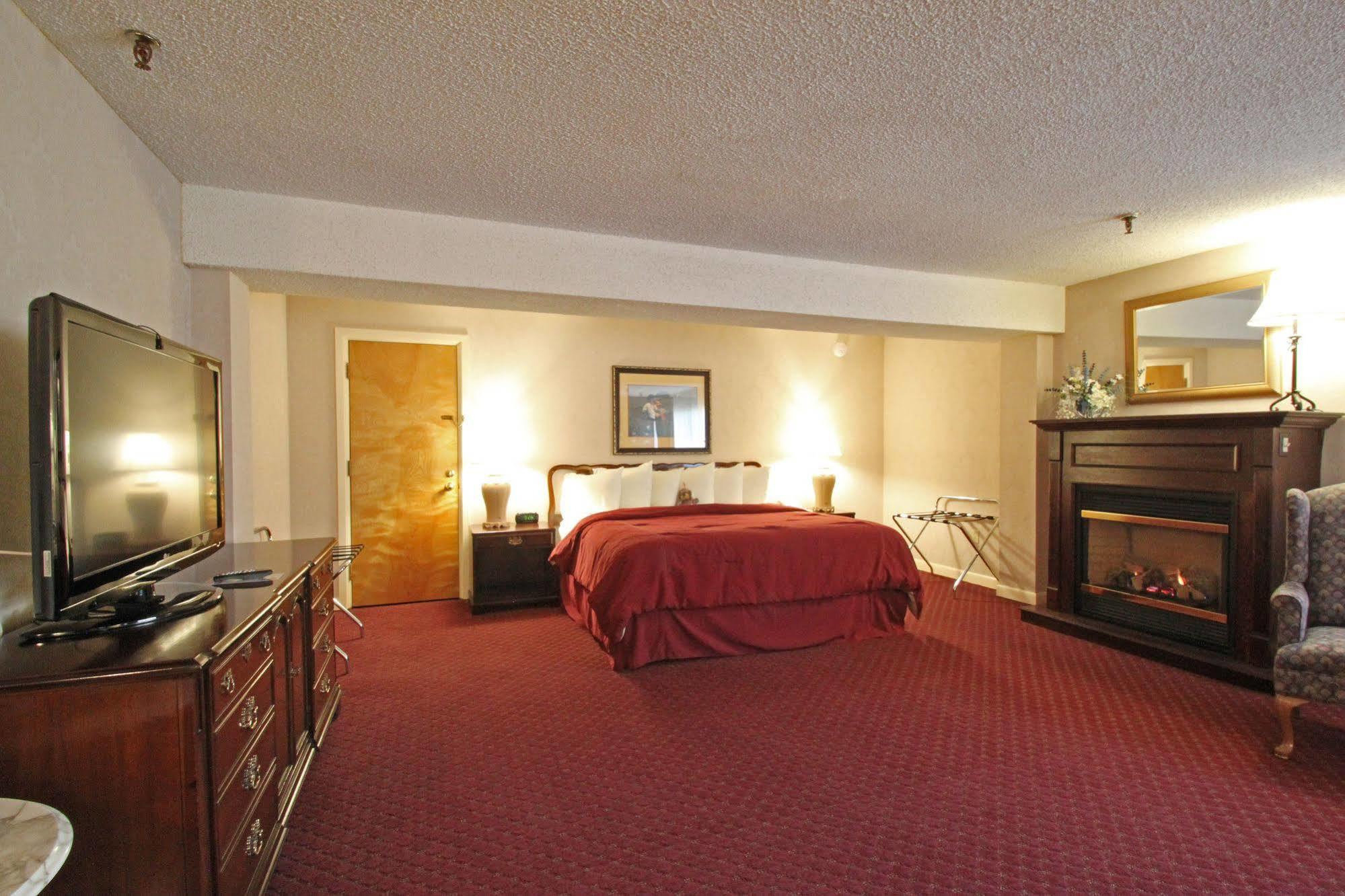 Fireside Inn & Suites Waterville Exterior photo
