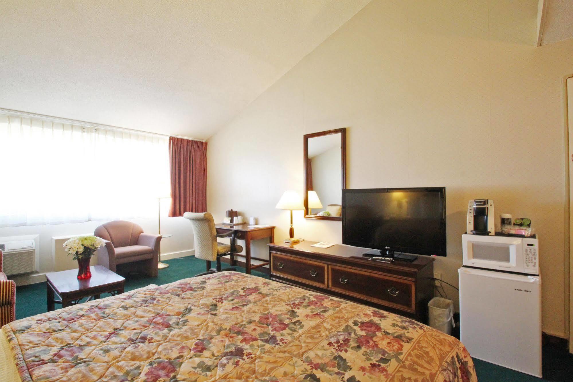Fireside Inn & Suites Waterville Exterior photo